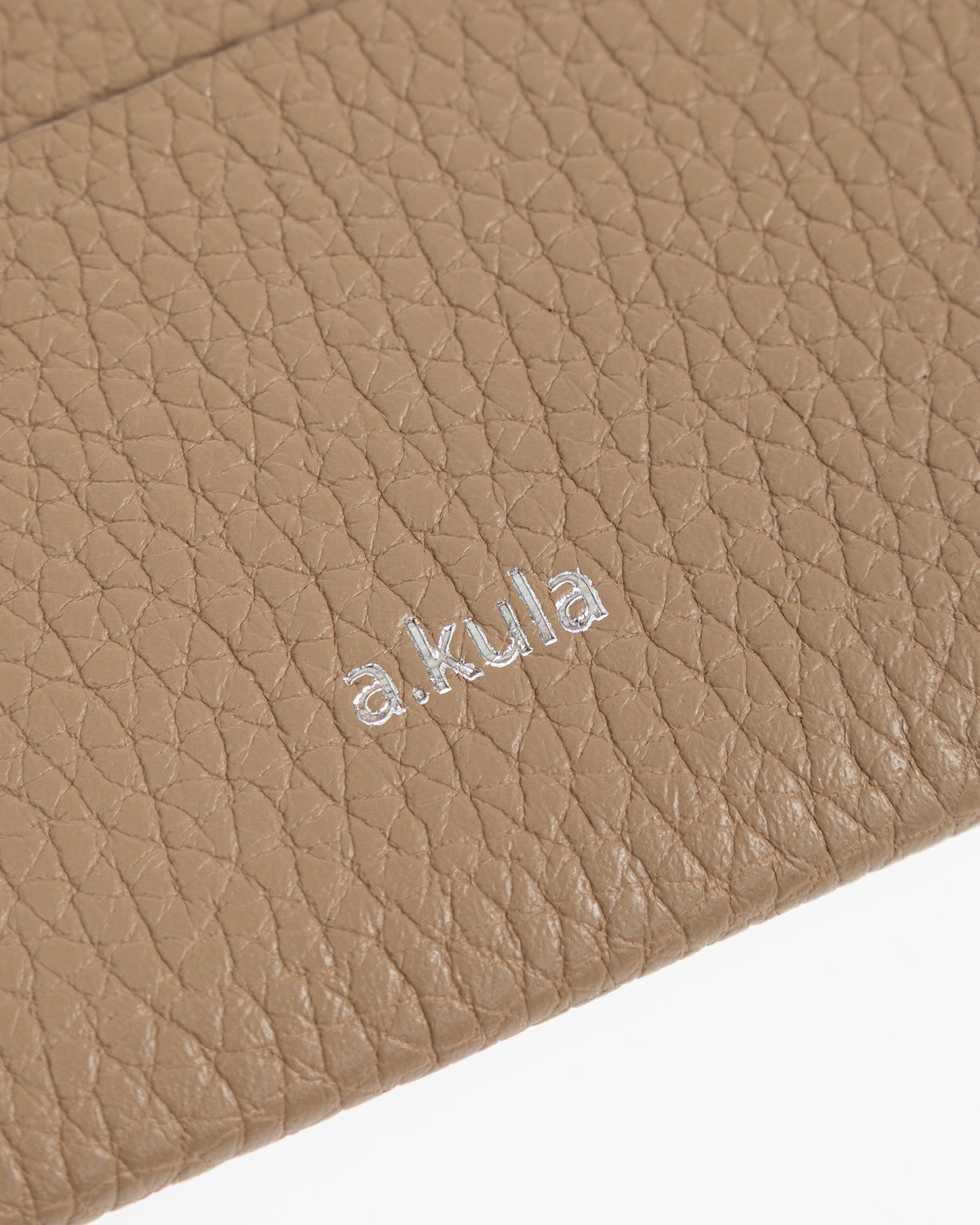 Card holder in classic calfskin and togo leather